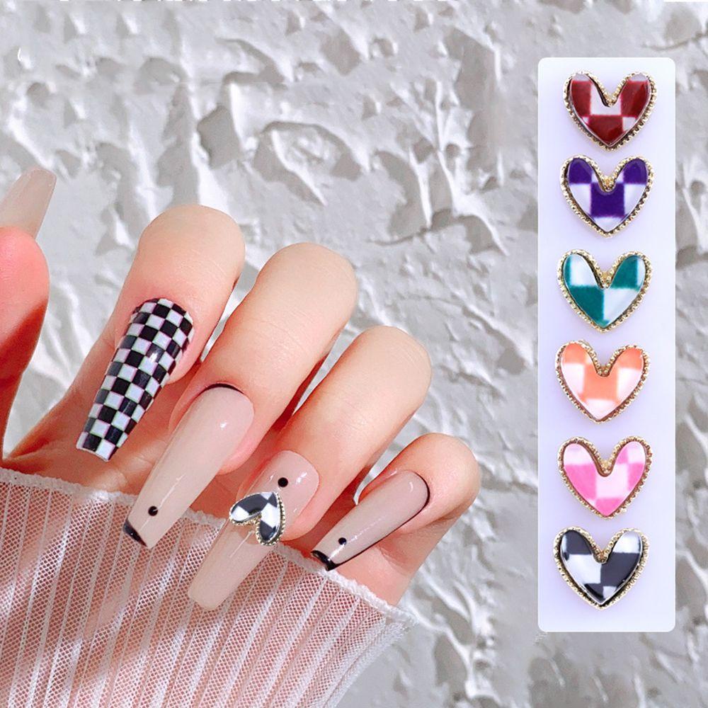 Mxbeauty Cinta Hati Perhiasan Kuku Tepi Logam Sederhana Kotak-Kotak Plaid Charm Manis DIY Nail Art Ornamen