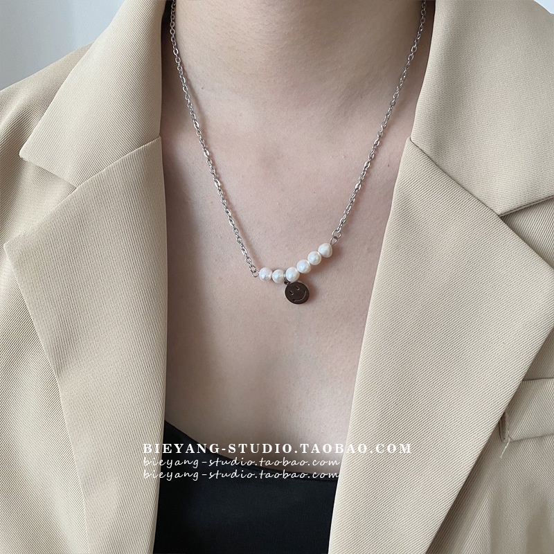 Elegan gaya Baroque mutiara kalung hollow wajah tersenyum chic trendi online influencer klavikula ra