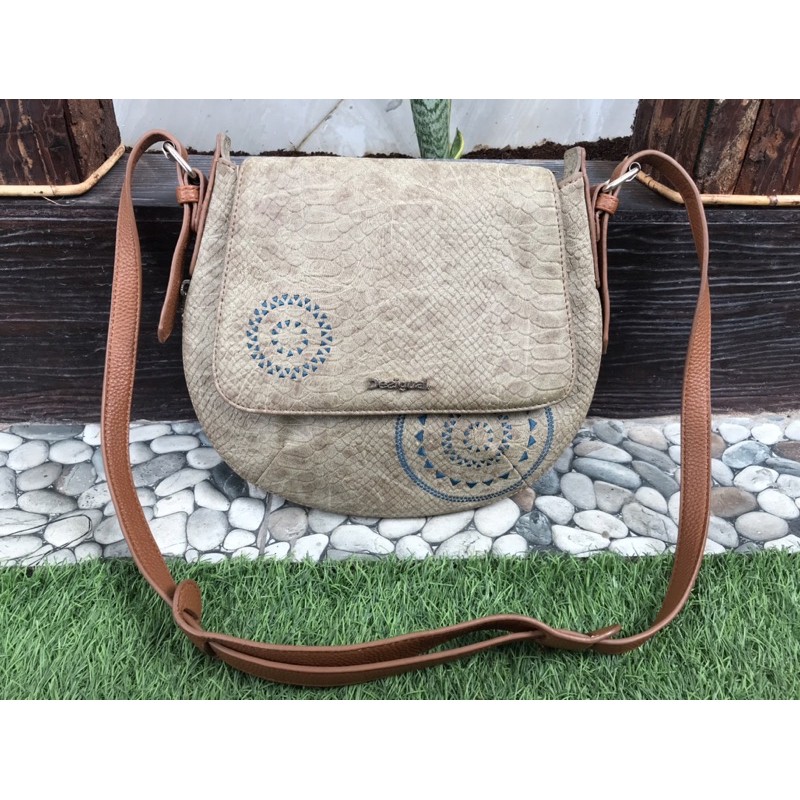 tas selempang desigual branded preloved second jadul vintage original