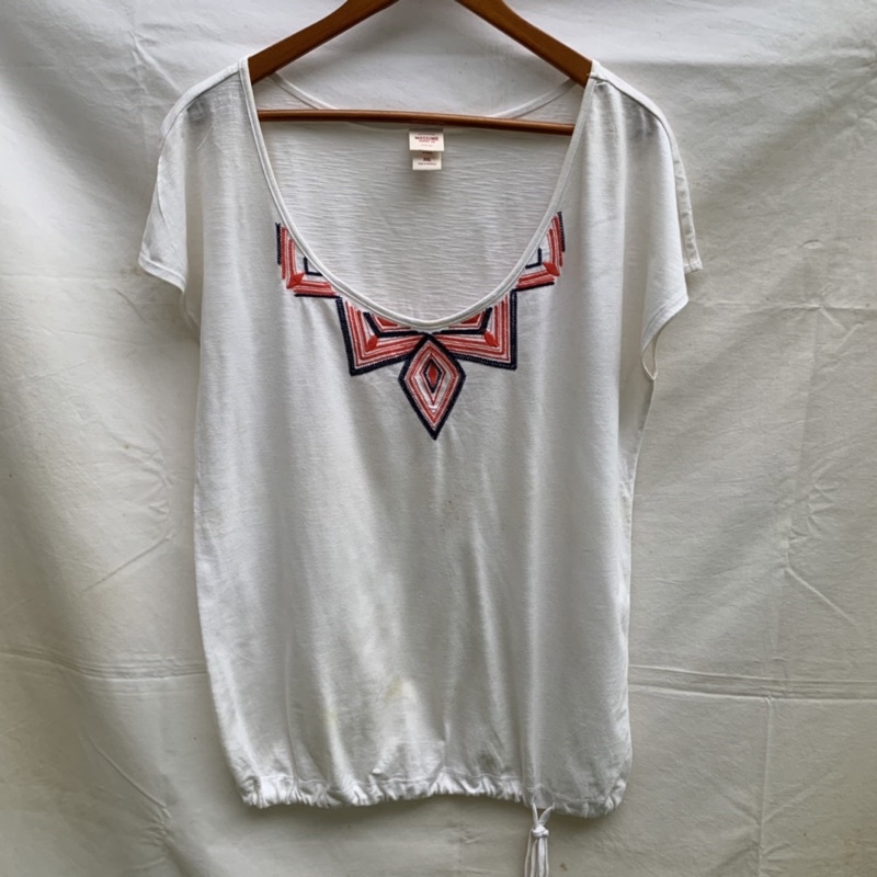 Kaos Polos Wanita Preloved Deep U Neck by Mossimo Supply Co
