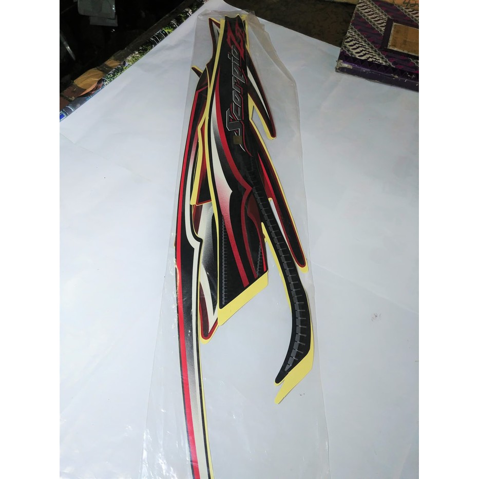 Striker Motor Bodi /  Stiker Body & Lis Bodi & Striping Scorpio Z 2011 Hitam Merah