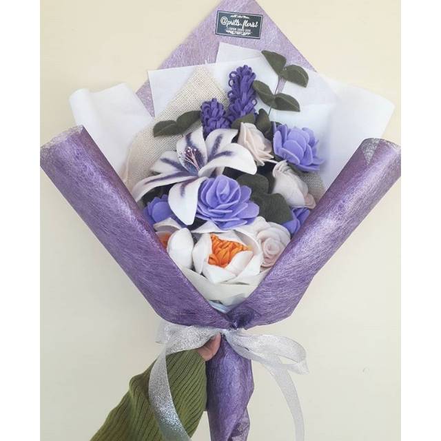 bucket bunga flanel ungu