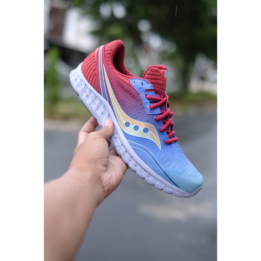 Sepatu Lari Running SAUCONY Kinvara 11 Original