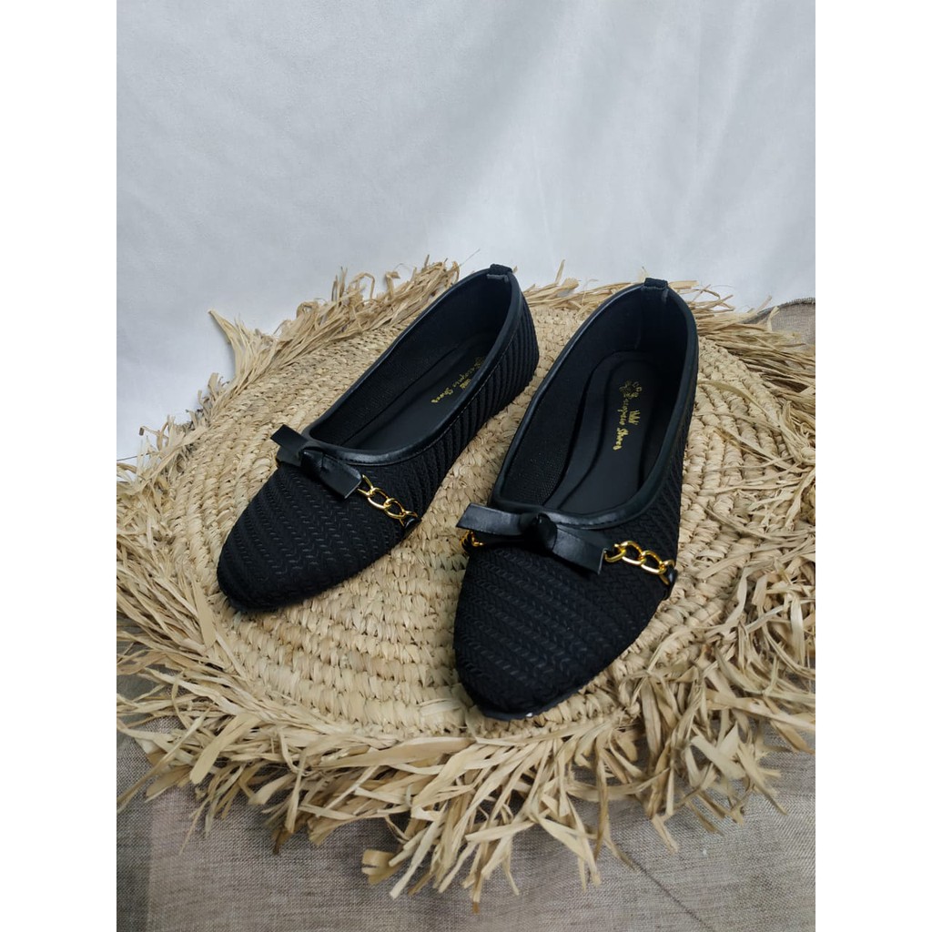 GOLDA BLACK Sepatu wanita ukuran besar (big size)