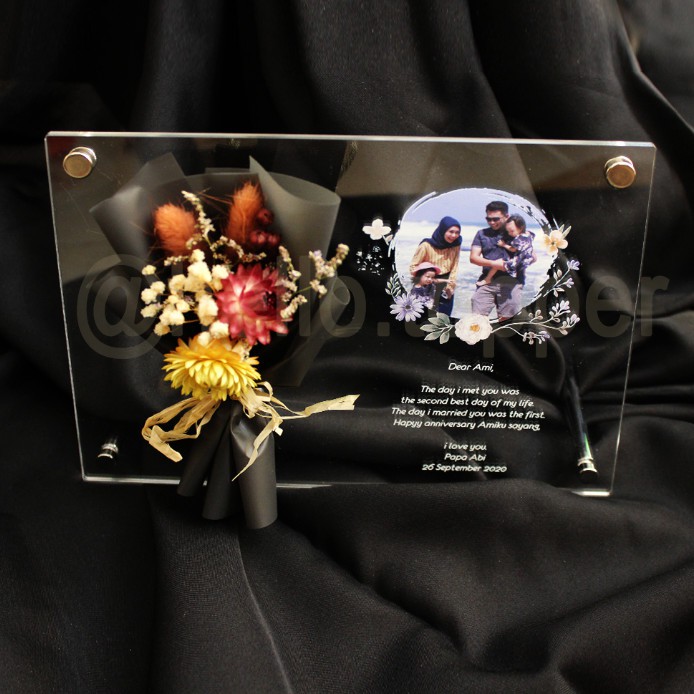 

Custom Acrylic Greeting Card + Photo / Anniversary Gift / Graduation Berkualitas