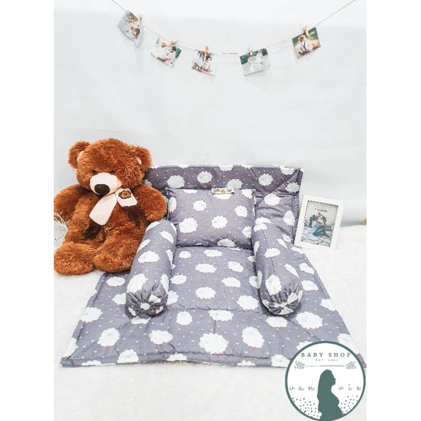 Selimut Set Bayi (1 Bantal, 2 Guling, 1 Selimut) / Bed Cover Set Bayi