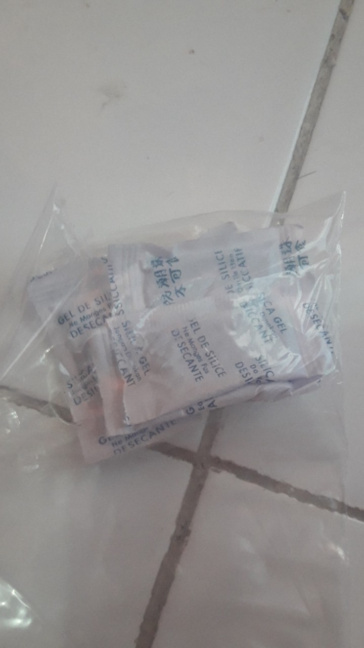 Silica Gel Kemasan 1pcs Penyerap Lembab Dan Bau Agar Sepatu, Topi, Tas, Baju Dll Tetap Aman