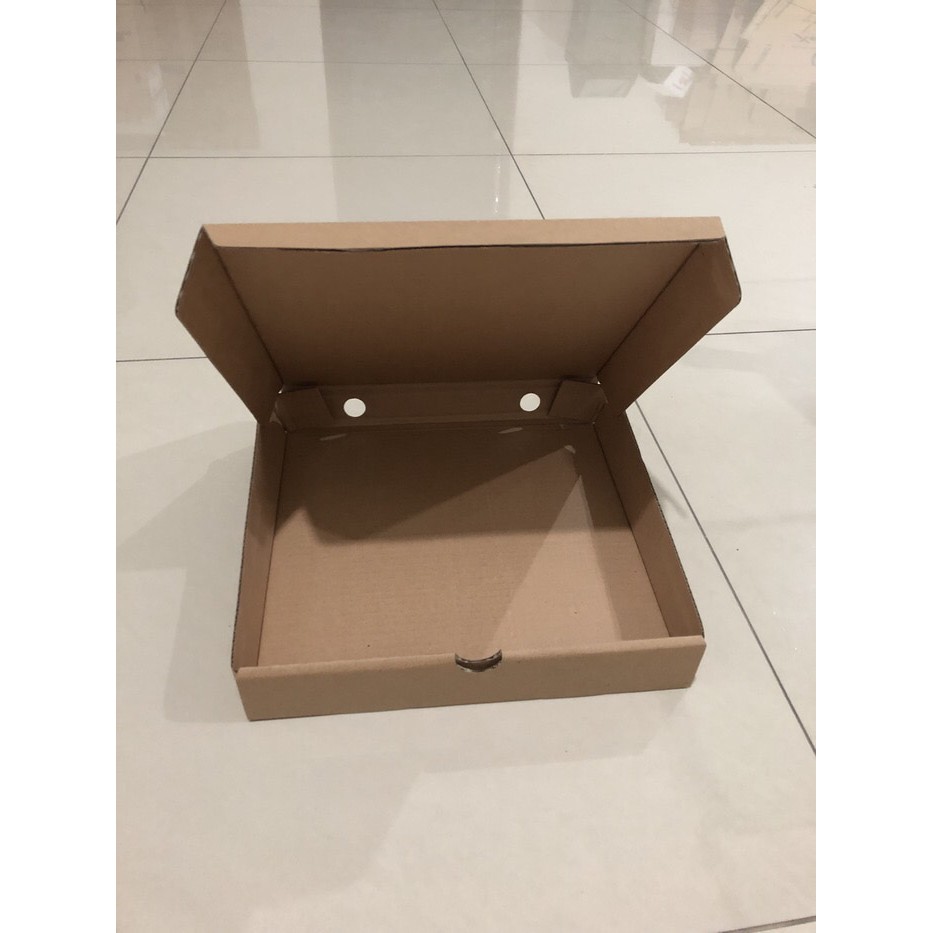 

Kardus/box/karton Packing Pizza, Baju, Kemeja 30x30x5cm