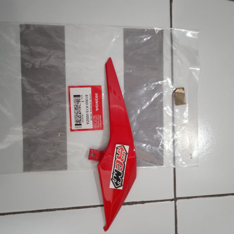 COWL FR SIDE COVER KUPINGAN LAMPU CBR 150 CBR150 WARNA MERAH KANAN RIGHT ORI ORIGINAL AHM HONDA HGP ASLI 61302-K15-920ZA