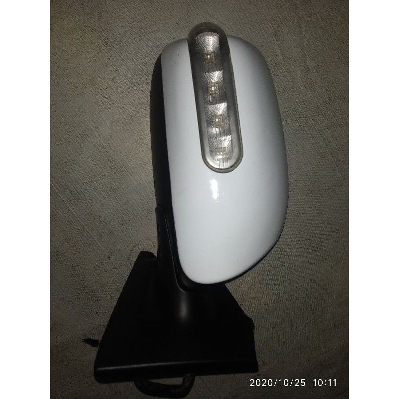 Spion mobil yaris kanan elektrik