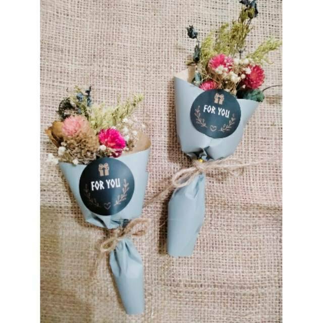 Mini Buket  Gomphrena/ hadiah wisuda / hadiah valentine