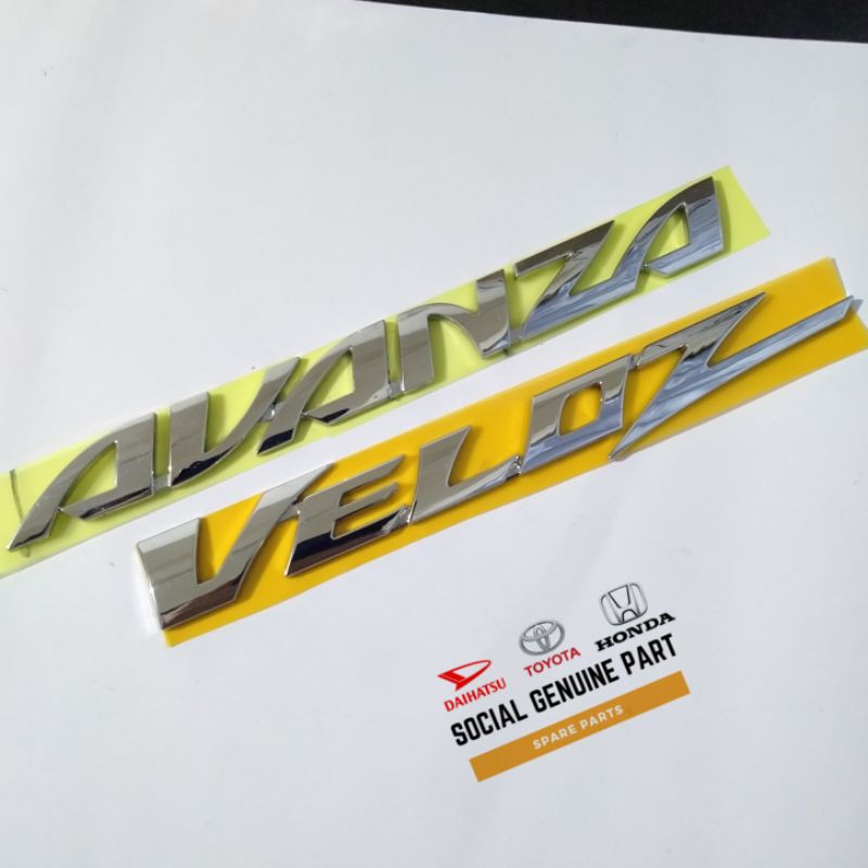 emblem logo bagasi tulisan Avanza dan Veloz