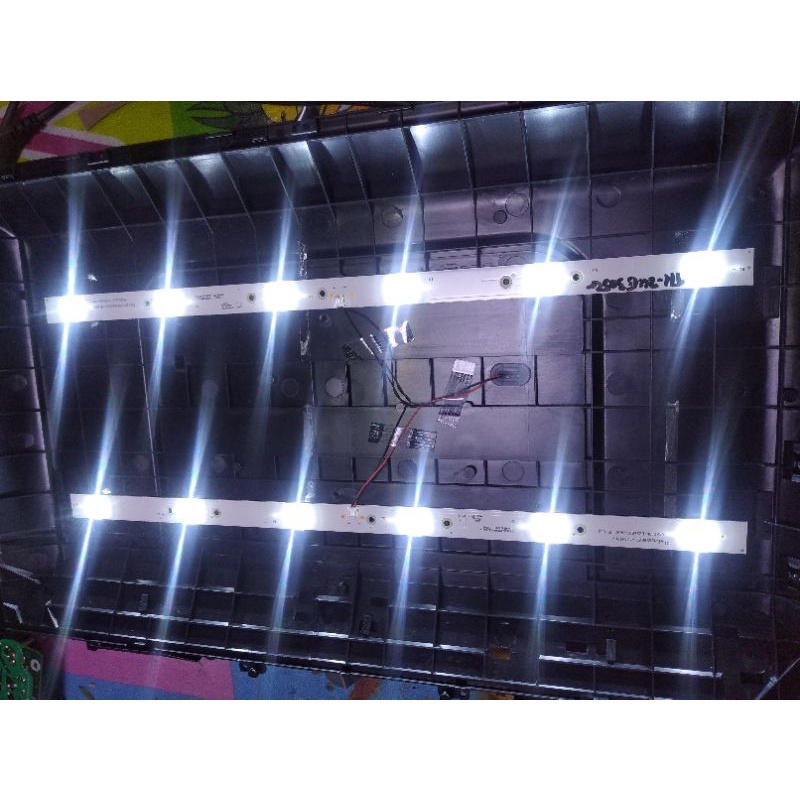 BL Backlight Lampu TV LED Panasonic TH-24E305G TH-24E305 24E305G TH 24 E 305 G