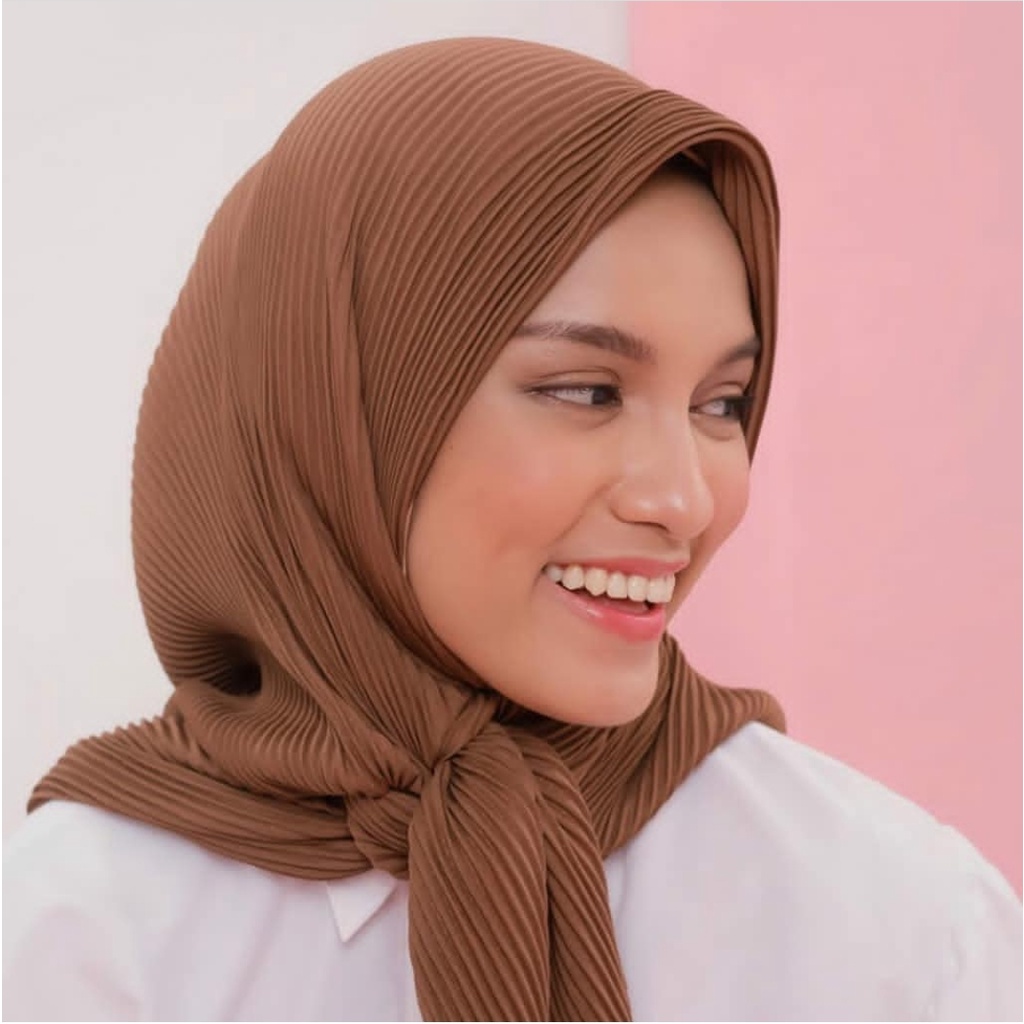 PLEATED SQUARE POLYCOTTON/SEGI EMPAT PLISKET DISKON MURAH/KERUDUNG SEGI EMPAT PLISKET