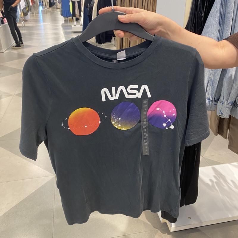 HnM Kaos Nasa  Abu Shopee Indonesia