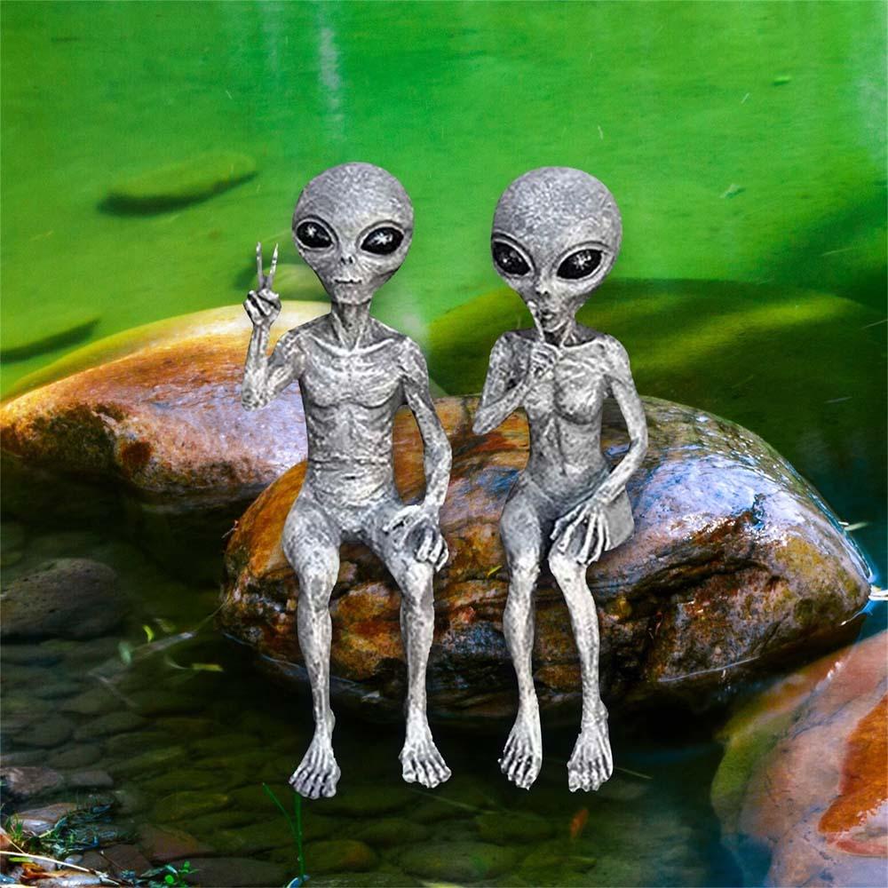 Agustina Skeleton Figure Alien 15cm Dekorasi Body Figure Mainan Patung Taman Luar Angkasa Patung Alien Model Tengkorak Pose Skeleton Model Manusia