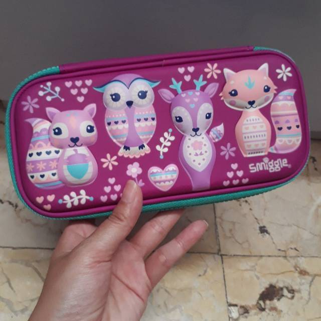 

Tempat Pensil Hardtop Smiggle