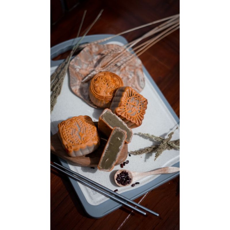 

Mooncake Persik Kembar