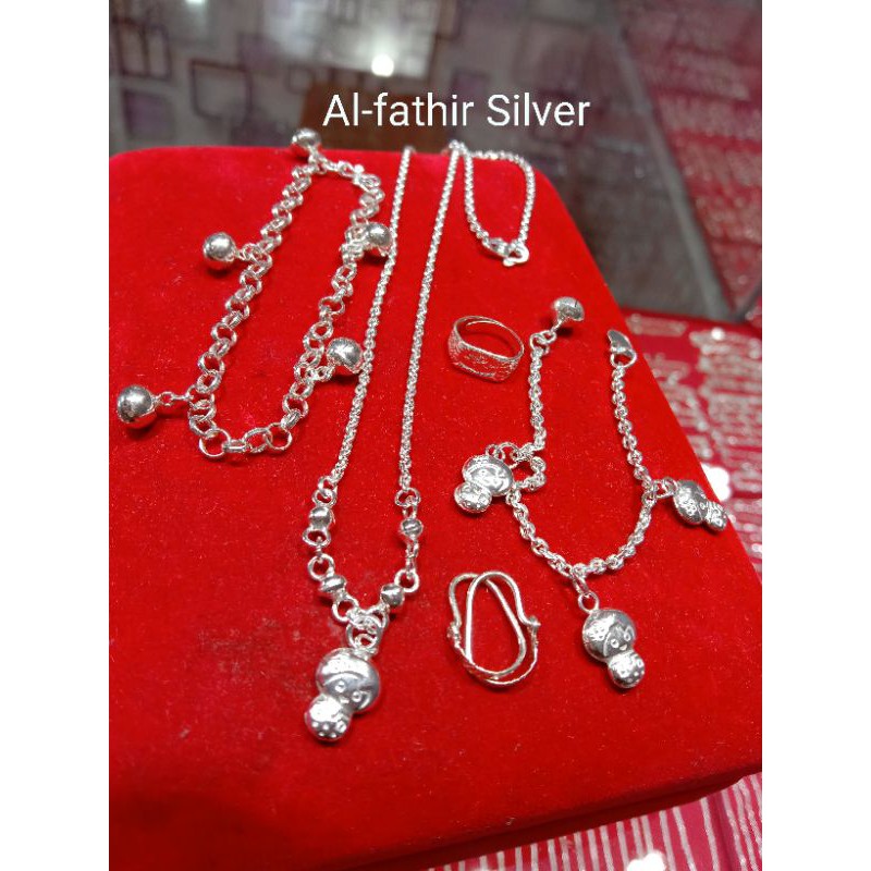 Set karakter anak kalung+gelang kaki+gelang tangan+anting+cincin perak murni 99