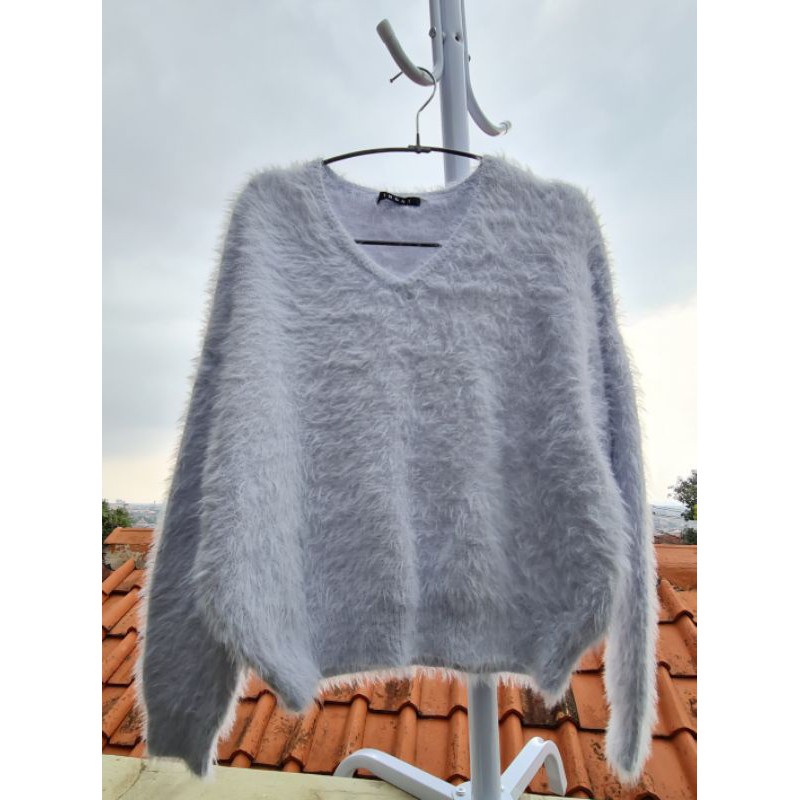 Sweater bulu-bulu Brand Ingni