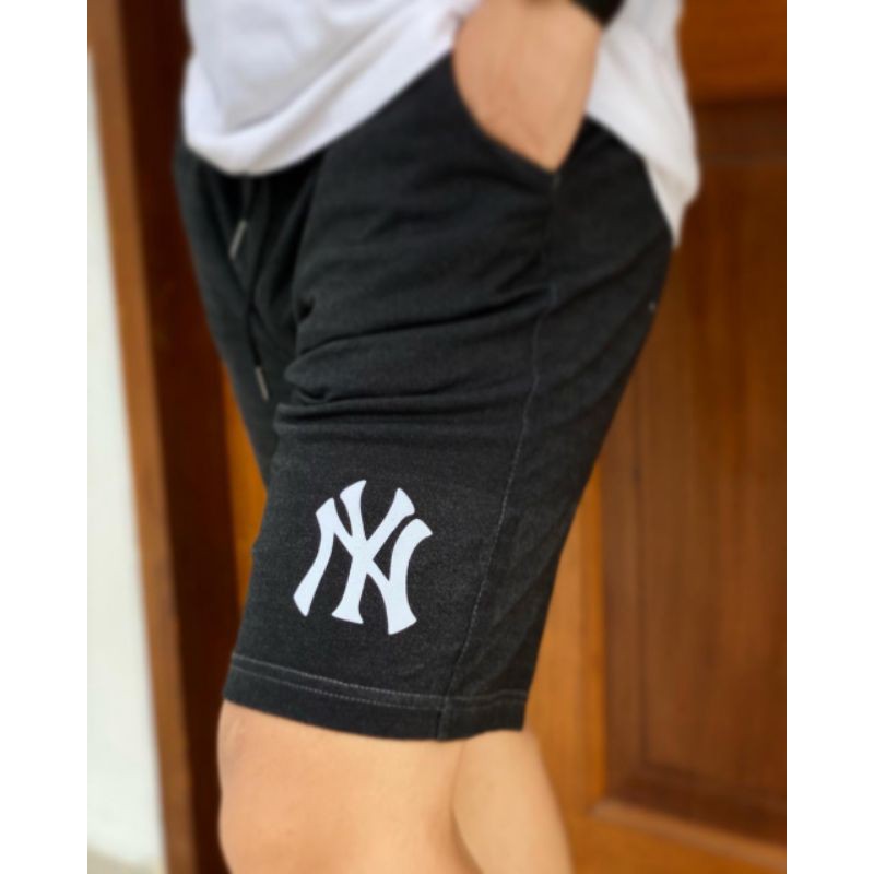 New Era "NY Yankees" Shorts