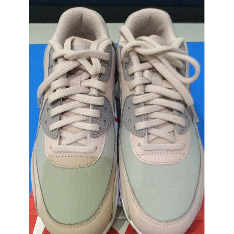 Nike Women AirMax 90 BNIB size 36,5