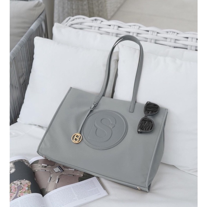 Aaliya Nylon Tote Bag - Buttonscarves - Aaliya Tote Bag