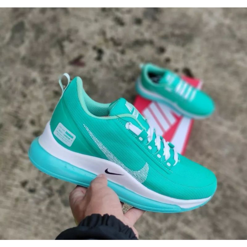 Sepatu Olahraga  Wanita Nike Air Max 720 Sepatu Wanita  Sneakers Wanita Sepatu Cewek