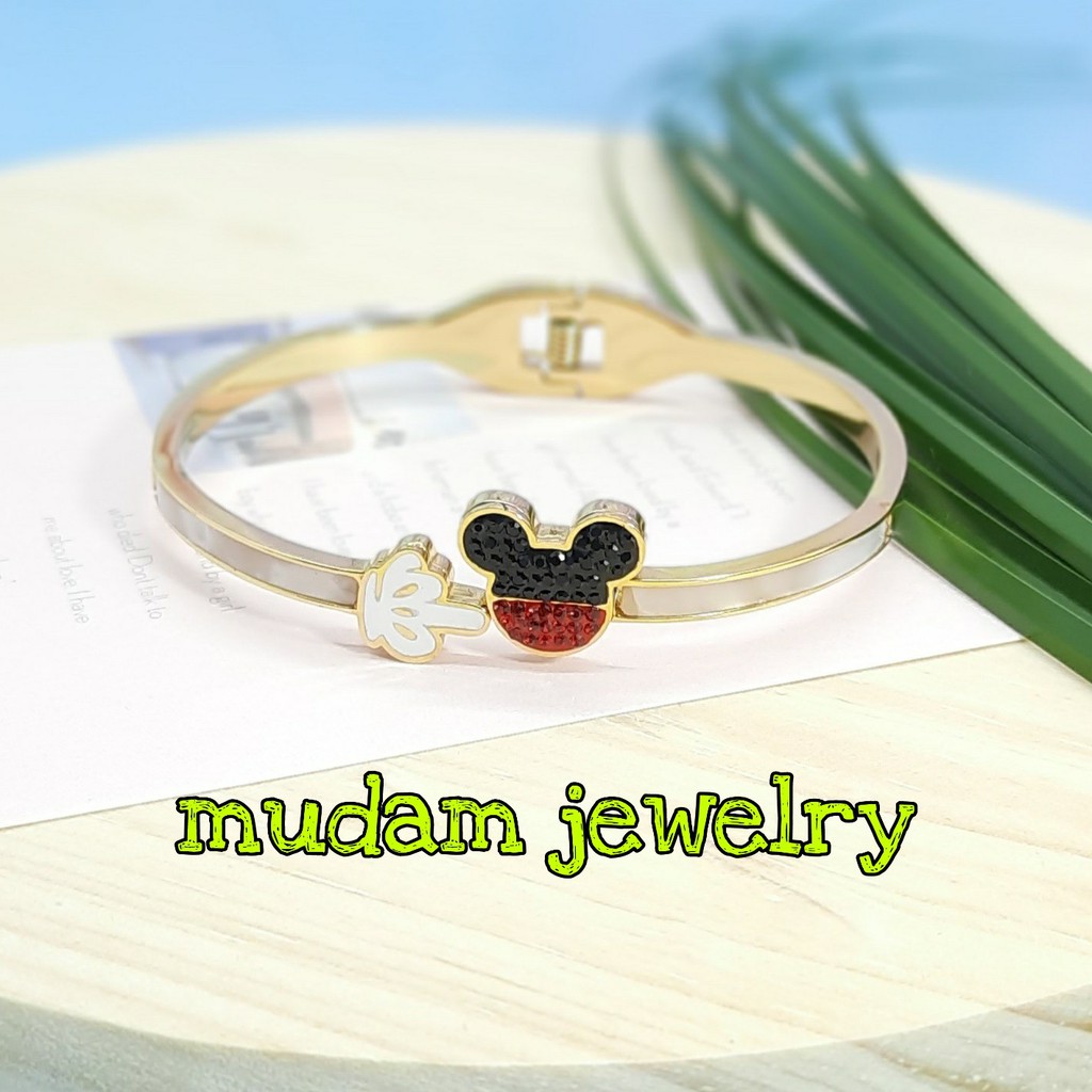 Gelang Tangan Titanium Desain Karakter Mickey Mouse Warna Gold dan Silver Plated 18K