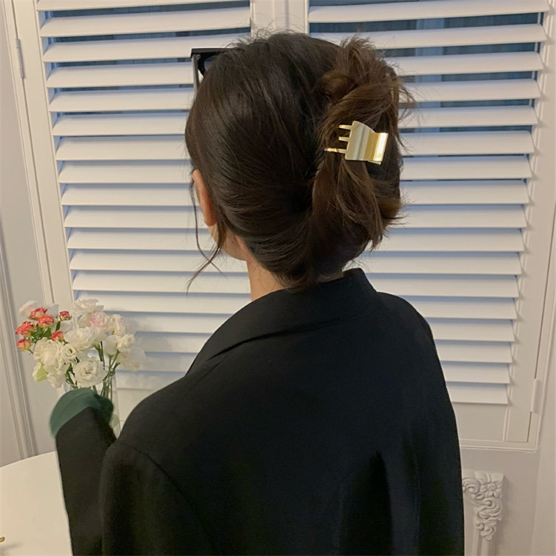 Jepit Rambut Ponytail Bentuk Hiu Bahan Logam Gaya Korea Untuk Wanita