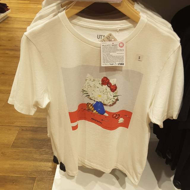 UNIQLO ORIGINAL HELLO KITTY DISNEY PRINCESS Tshirt Kaos Dewasa SALE 80% Pokemon Mickey Demon Slayer