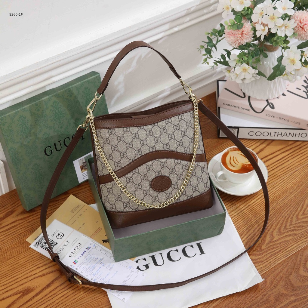 GC GG-Supreme Shoulder Bag With Interlocking G 9360-1