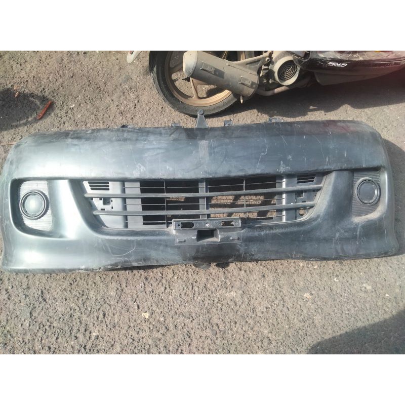 bemper depan Luxio lama 2014