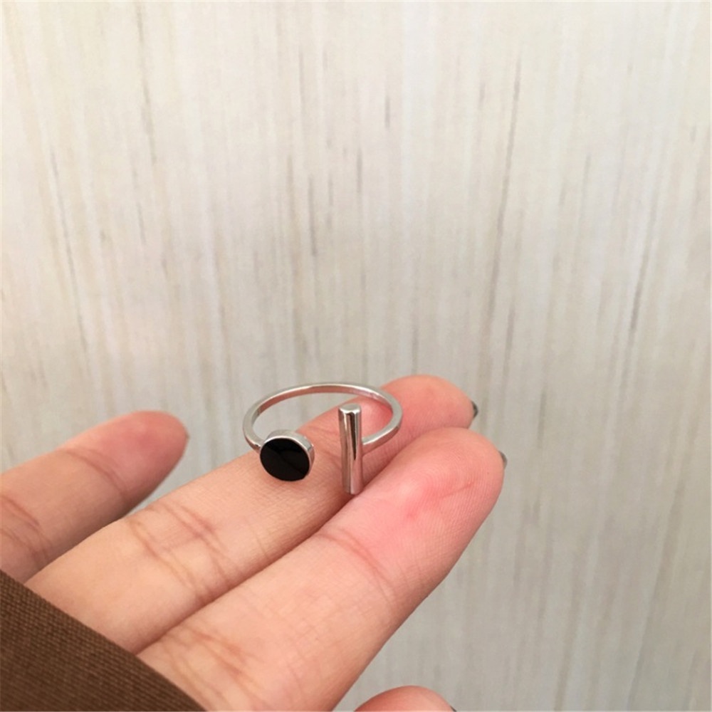 Cincin Jari Telunjuk Model Terbuka Bentuk Geometris Warna Hitam Dapat Disesuaikan Gaya Korea Untuk Wanita