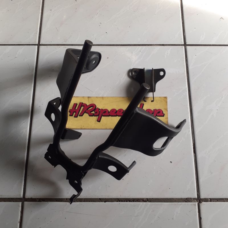 Bracket Breket Cover cowling Lampu depan Batok Kedok yamaha Rz135 Rxz 5speed Original bukan milenium