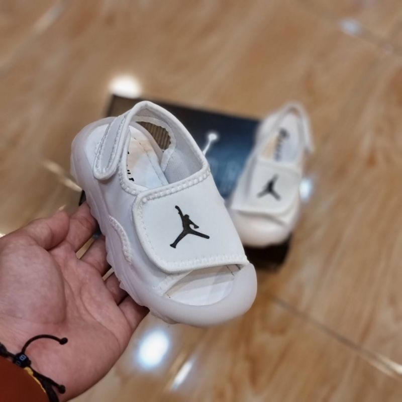 Sandal LED Anak Laki Laki Perempuan Sandal Bayi Laki Laki Perempuan Jordan Kids Sandal Jordan Anak Umur 1 2 3 4 5 Tahun Sandal