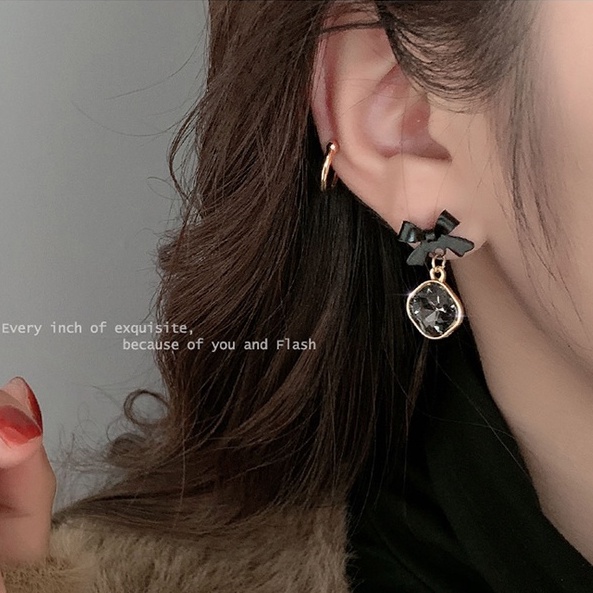 Anting Tusuk Motif Bunga simple Ala retro Warna Hitam Untuk Wanita