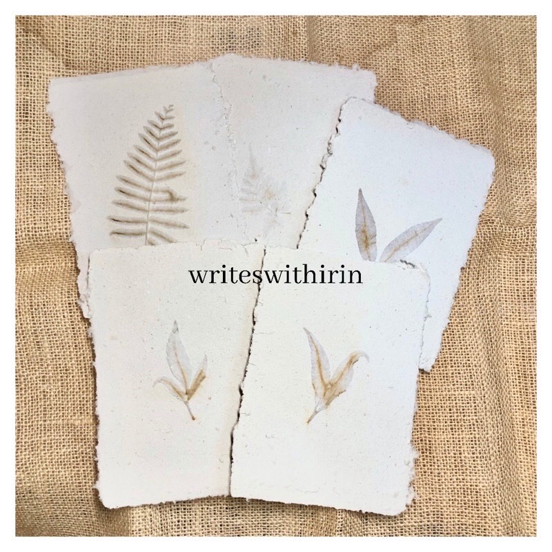 

(writeswithirin) Kertas Daur Ulang Organik Persegi Panjang A4 Natural Handmade