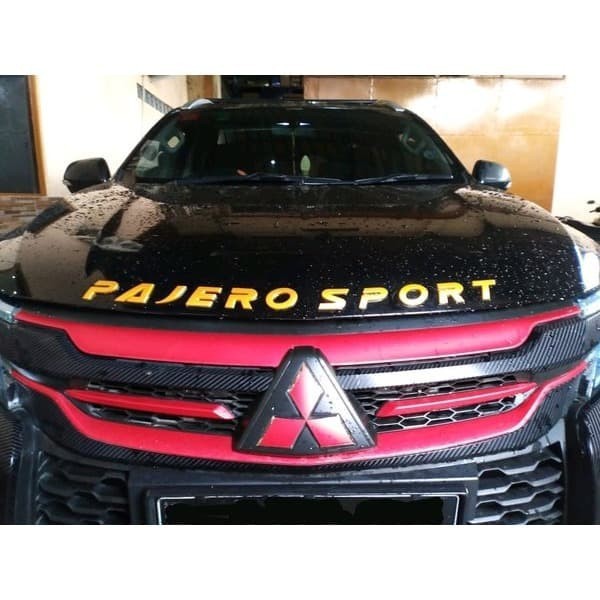 Emblem Kap Mesin Pajero Sport Gold