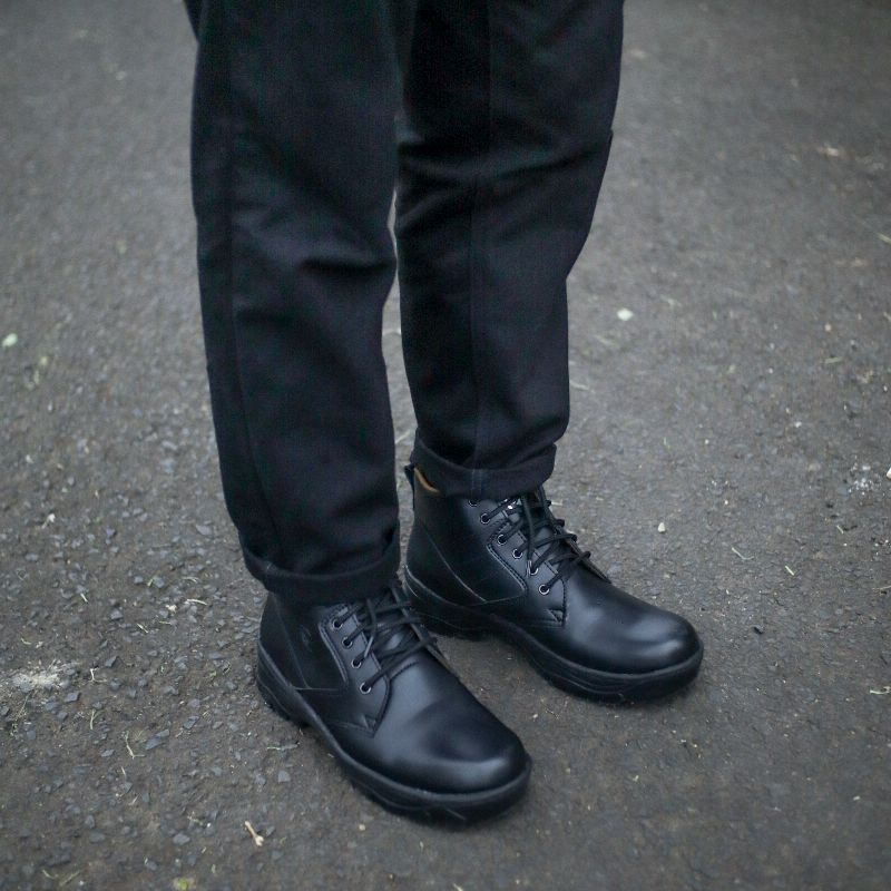 Sepatu Safety Pria Hitam / Asuja Gantleman - Caraka Footwear / Sepatu Pria Hitam Tinggi / Sepatu Security / Sepatu Kantor Pria