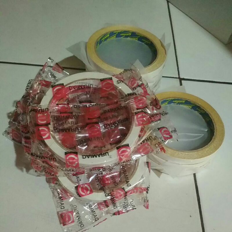 

dobel tape kuning/ jelly (double tape ) dan Double tape putih biasa.