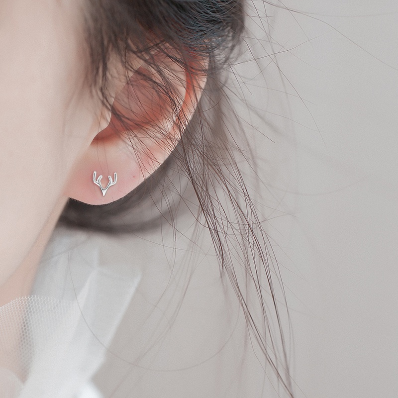 1 Pasang Anting Stud Bahan S925 Silver Desain Rusa Snowflake Natal Anti Alergi