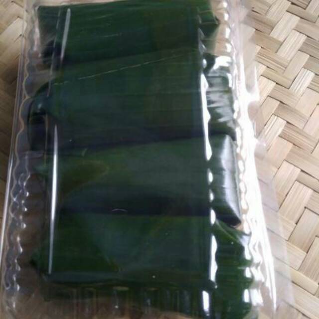 

Paket 4 box tape ketan sari daun katuk dan 10 buah uli ketan