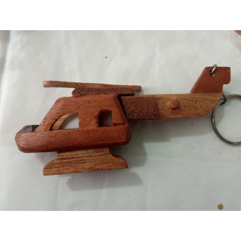 gantungan helikopter. mainan helikopter. miniatur helikopter