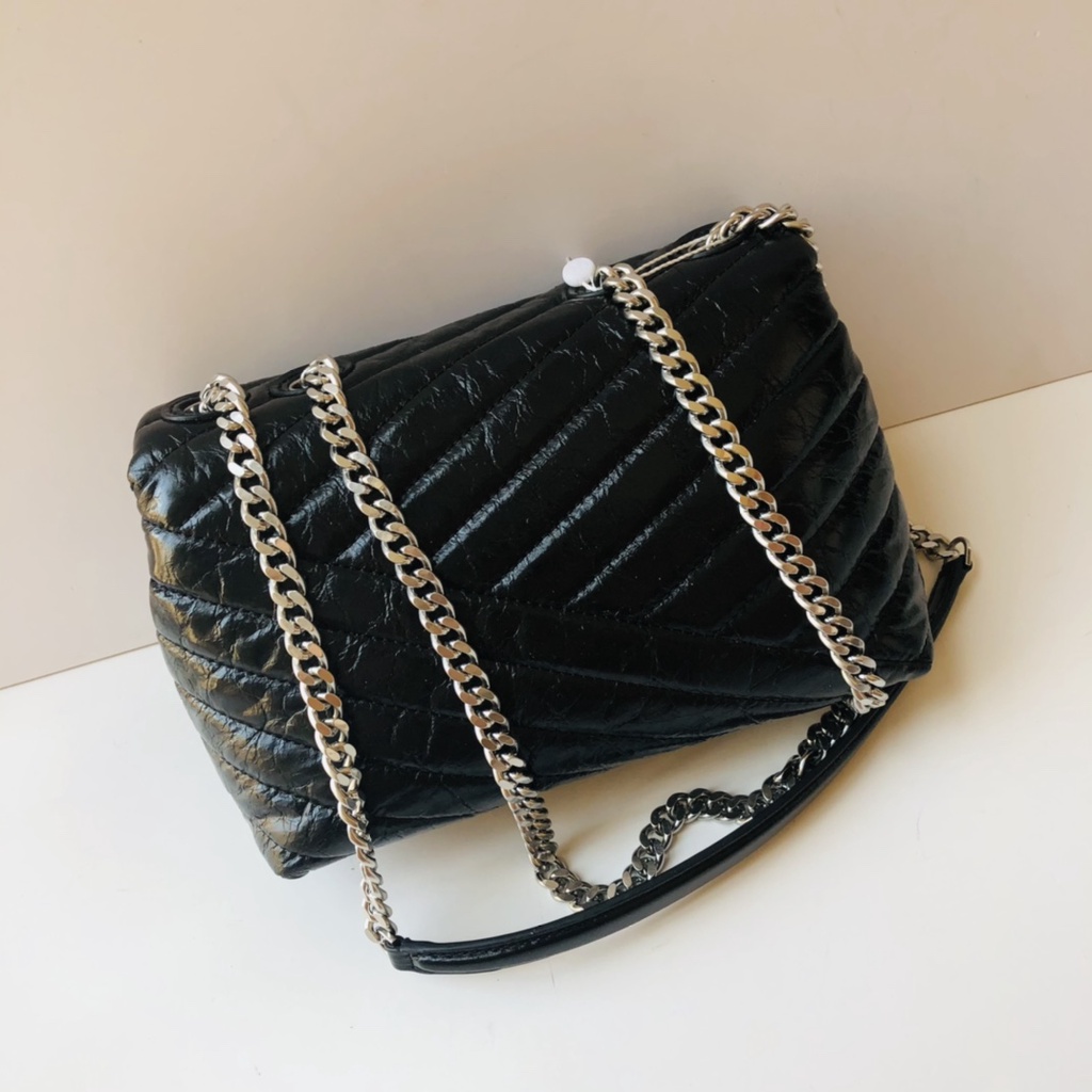 316  22cm TB Black oil wax leather   KIRA CHEVRON SMALL CONVERTIBLE SHOULDER BAG new small chain bag shoulder bag messenger bag