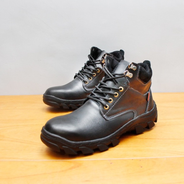 Fdcollection Sepatu safety boot kerja hiking touring bahan kulit asli s1