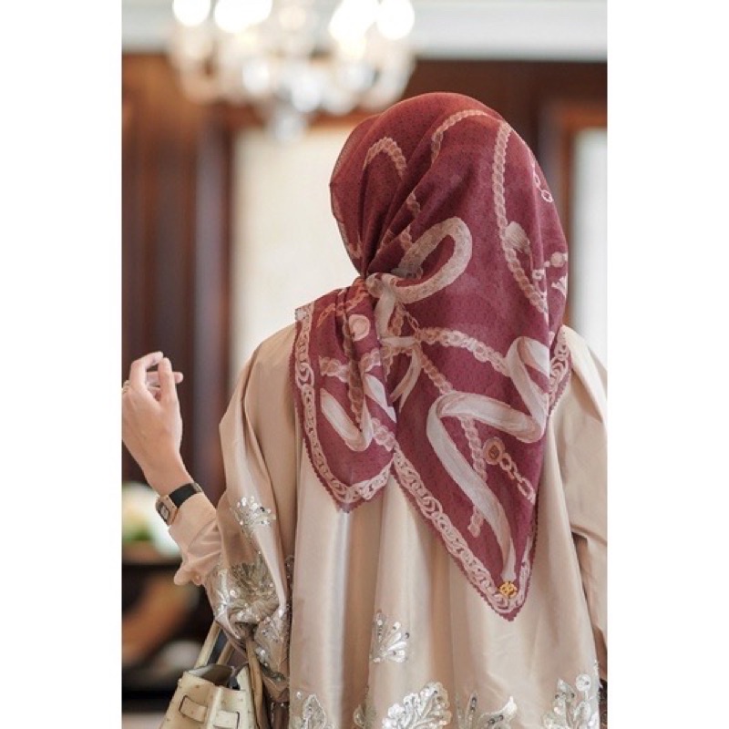 Buttonscarves Chain Series Ruby