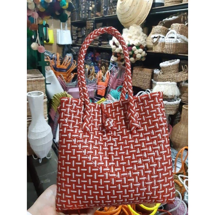 TAS JALI ANYAMAN PLASTIK SINTETIS S REGULER-TAS ANYAMAN-TAS ANYAMAN PLASTIK-TAS ANYAM-TAS ANYAMAN PLASTIK PREMIUM-TAS-TAS SELEMPANG-TAS BAHU-TOTEBAG-TAS WANITA-TAS SELEMPANG WANITA-TAS JALI-TAS JALI ANYAMAN PREMIUM-TASS JALI MINI-TAS AJALI PREMIUM