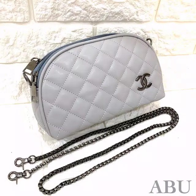 Tas Selempang Chanel / Clutch Chanel Wanita (Black Hardware)