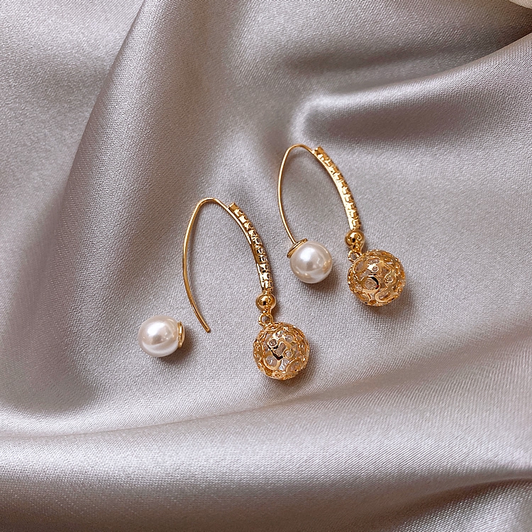 Anting Mutiara Kait Berlian Berkilau Motif Bulat lady's elegant vintage Korea